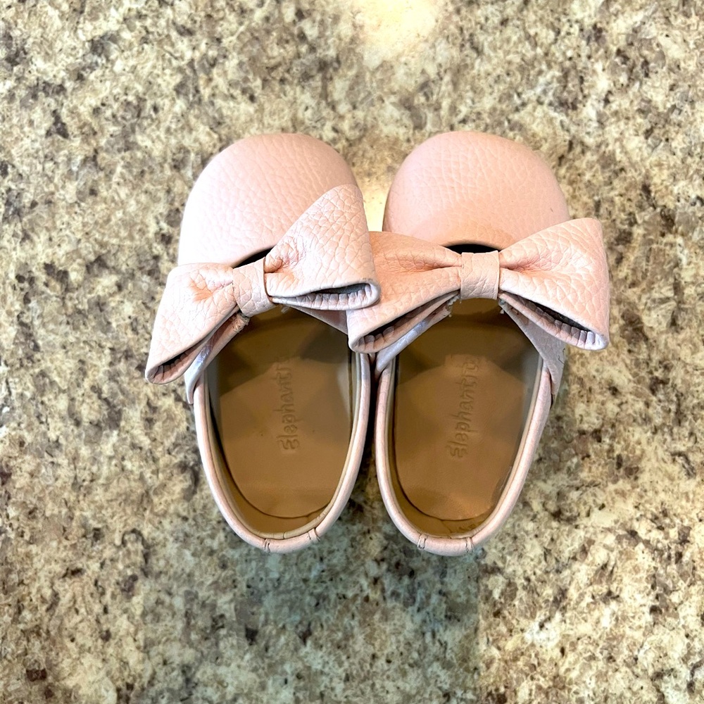 EUC Elephantito pink bow shoes. Basically brand new condition.